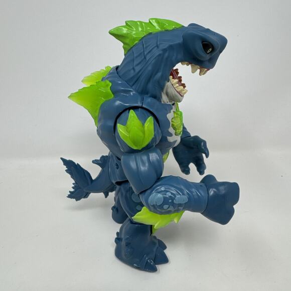 Beast Lab Shark Beast Creator Experiment 8" Action Figure Light and Sound Hammer - Picture 4 of 6